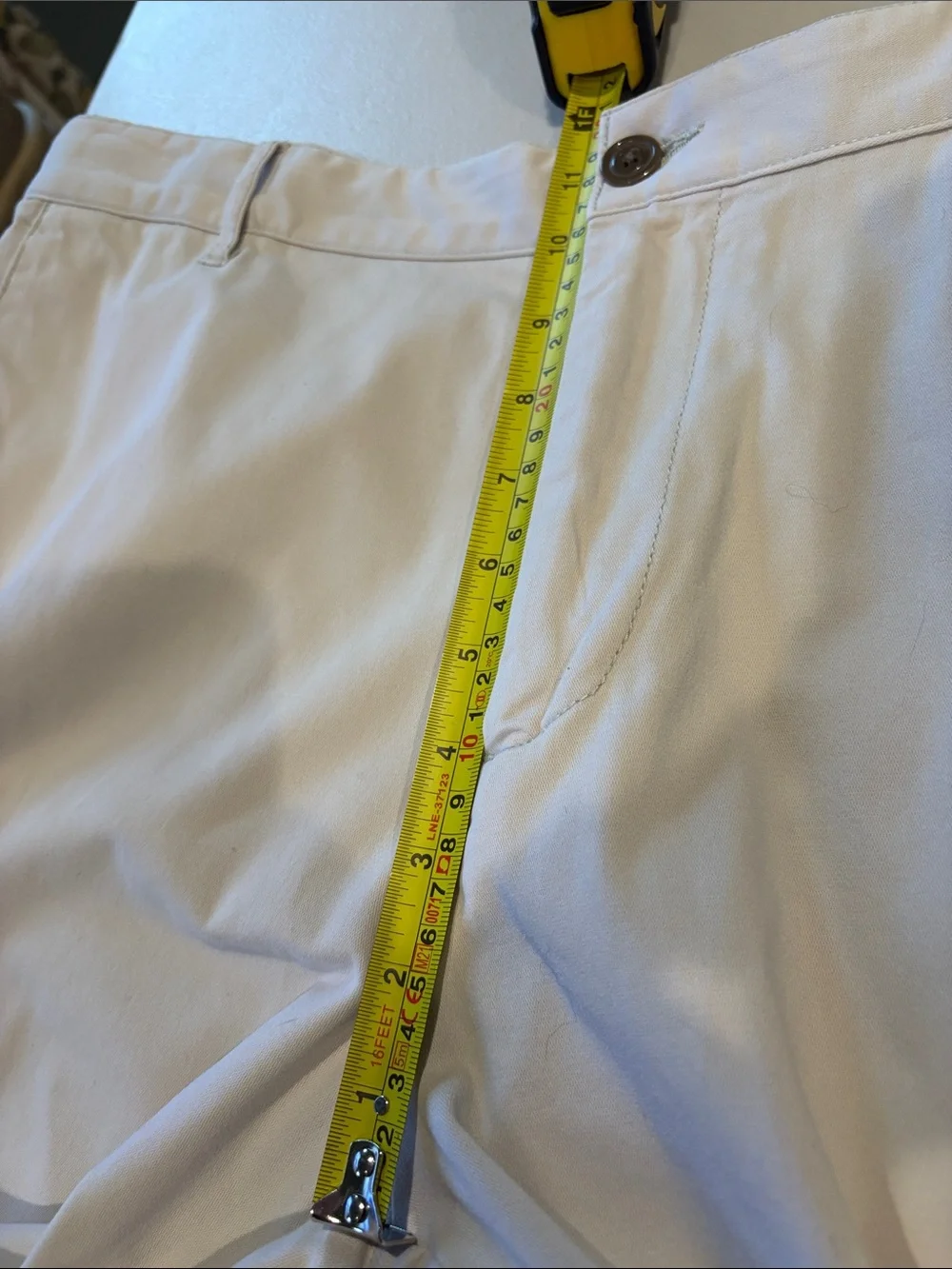 Faherty - Men's Essential Chino Short. Size 38. Khaki, Stone.
